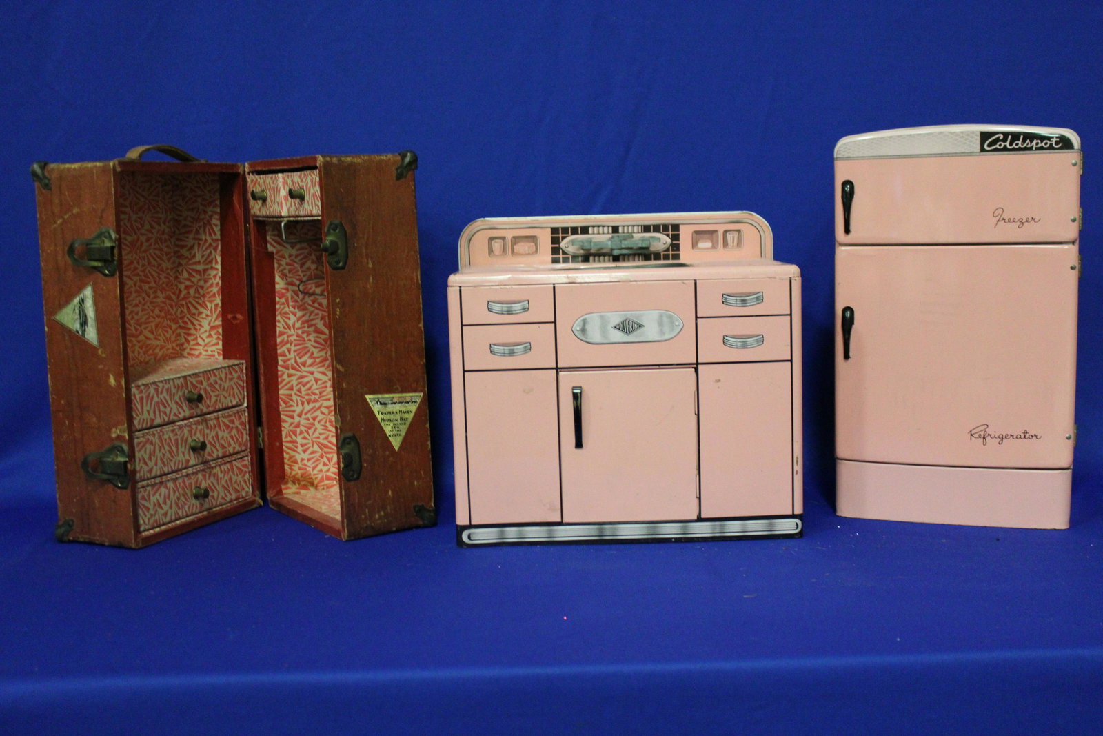 1940-50s Child's Doll Size 2-Piece Kitchen & Travel Trunk (1 of 5)