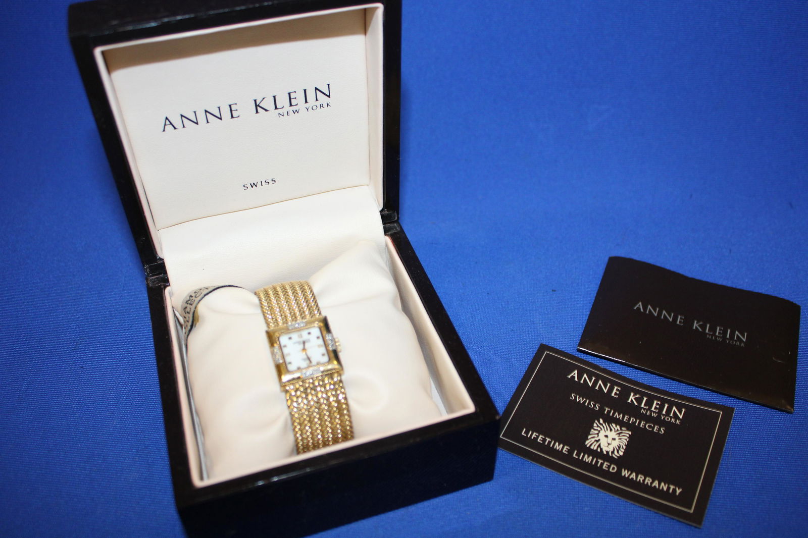 Anne klein swiss top