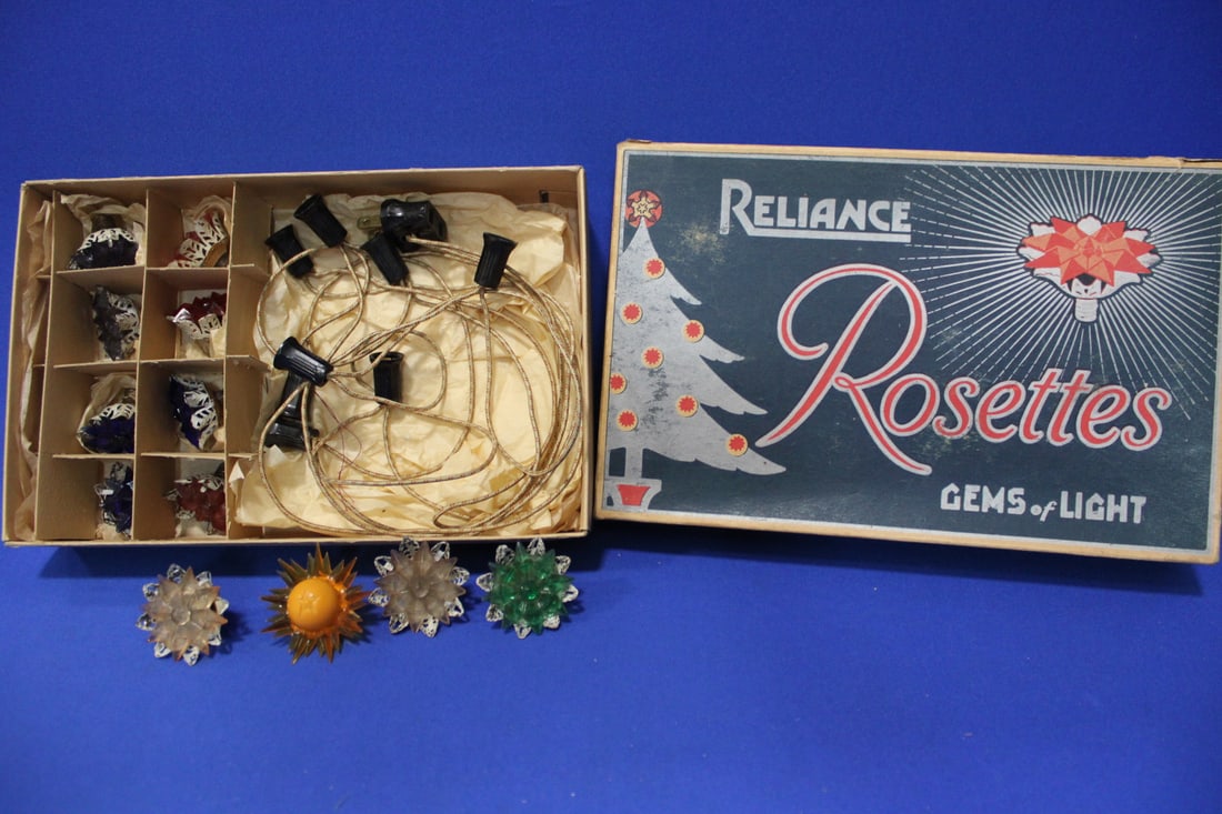 Reliance Rosettes Christmas Lights / Lamps in O/Box: Reliance Rosettes Christmas Lights / Lamps in O/Box - "Gems of Light Lighting Outfit" star-form lamps in original box, excellent working condition, 8 lights, plus 4 bulbs only. More similar in next lo