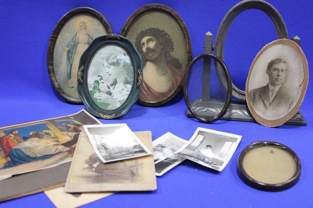 Misc Group Of Photos & Small Picture Frames Auction
