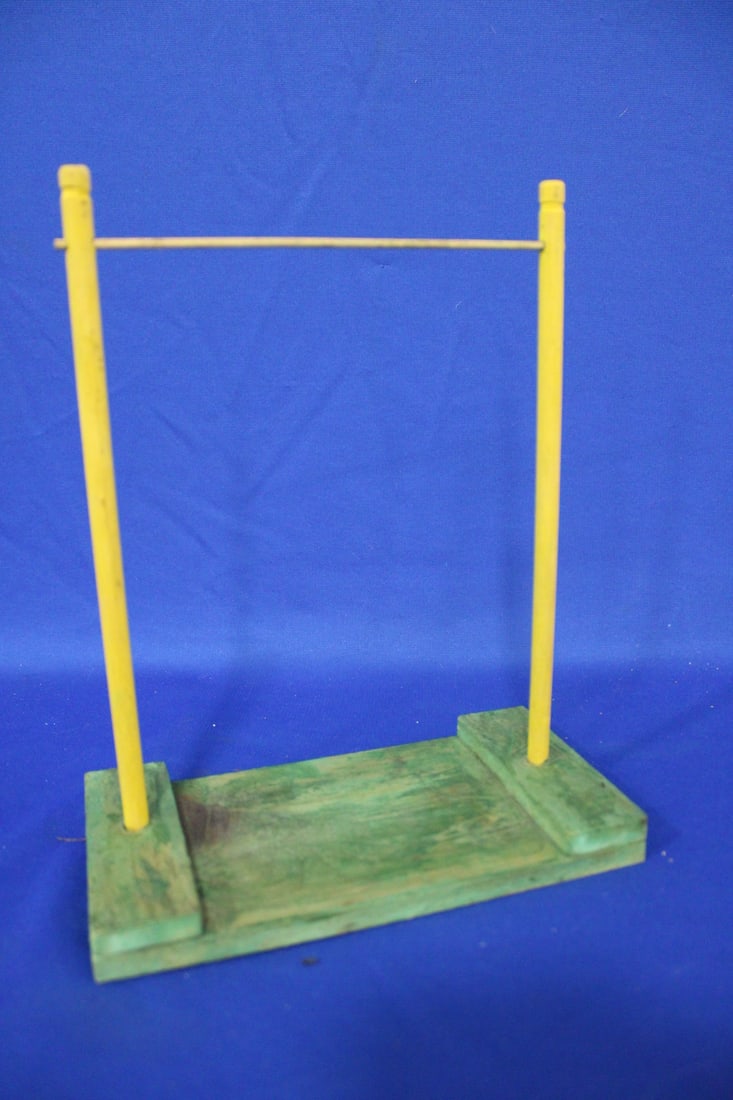 Schoenhut Humpty Dumpty Circus Trapeze Bar (1 of 1)