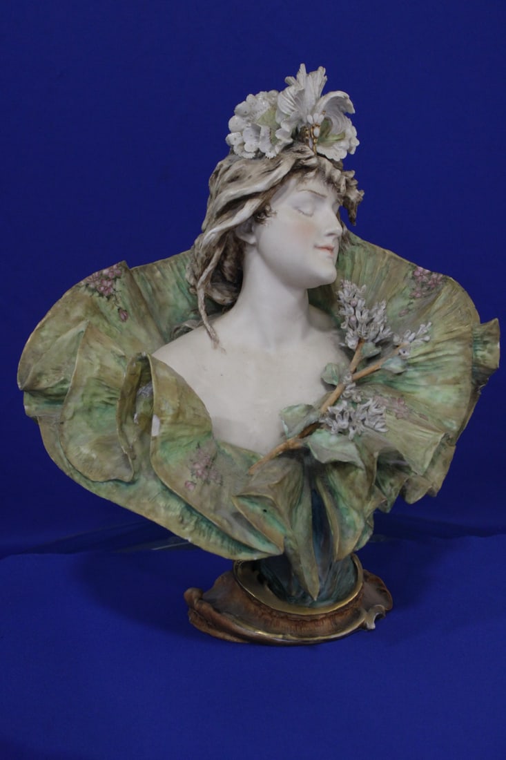 Antique Amphora Teplitz Beauty Bust (1 of 4)