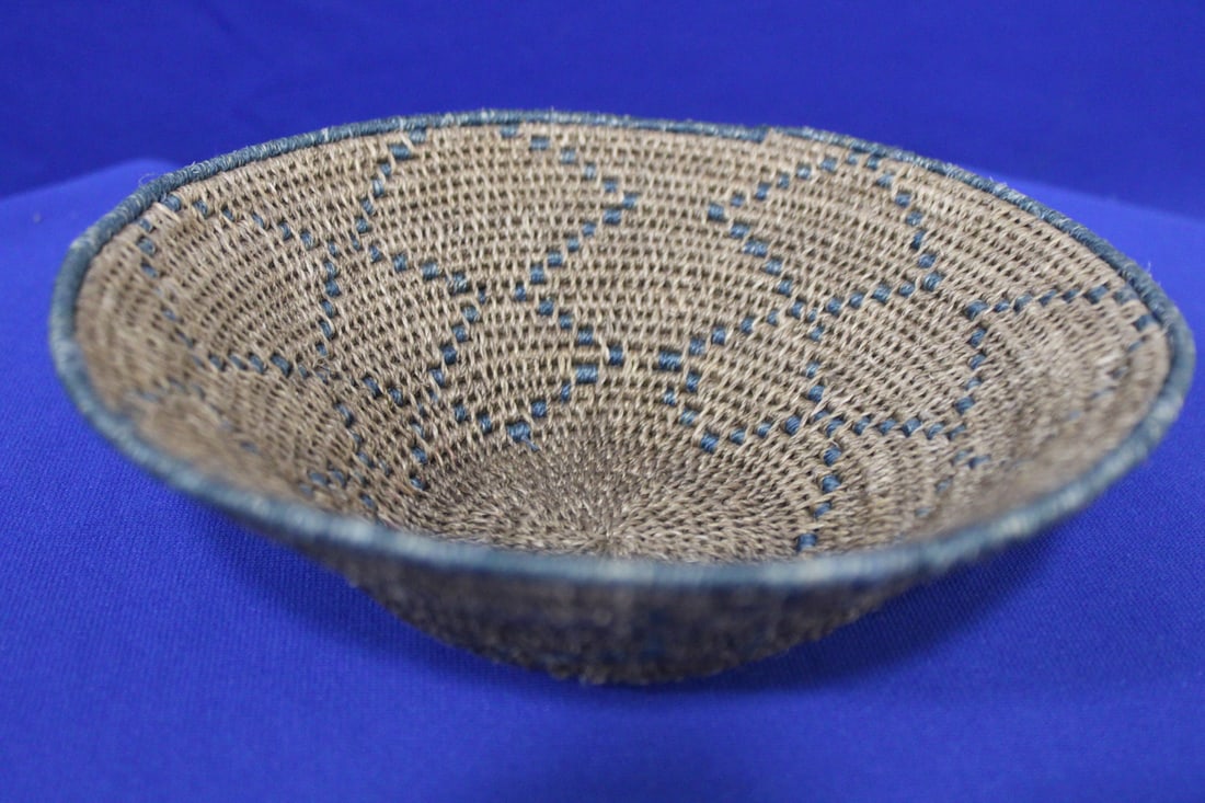 Old Indian Basket Tight Weave w/ Blue Edge (1 of 3)