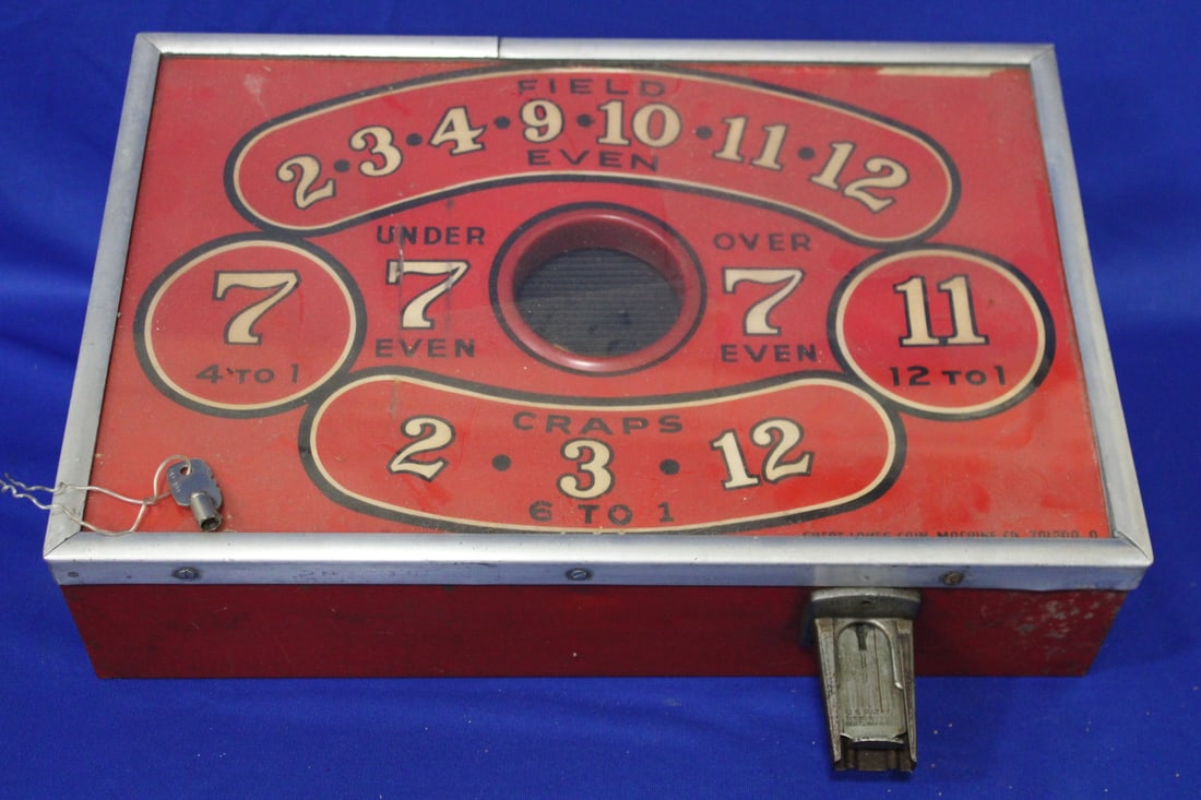 1930-40s Craps Trade Stimulator Toledo Ohio: 1930-40s Craps Dice Machine Coin Operated Trade Stimulator by "Great Lakes Coin Machine Co., Toledo, Ohio, Amusement Machine Co" w/ key