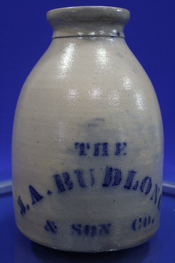 New England Budlong Oyster Stoneware Jar (1 of 4)