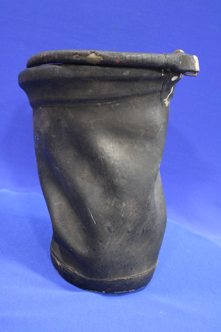 Early Old Leather Fire Bucket (1 of 2)