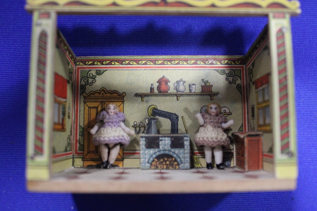 Carl Horn Dolls in Tiny Kitchen Diorama (1 of 7)
