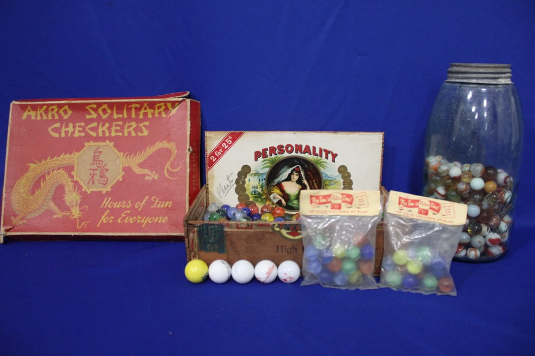 Marbles Game, Jar of Marbles & Cat's-eye (1 of 3)