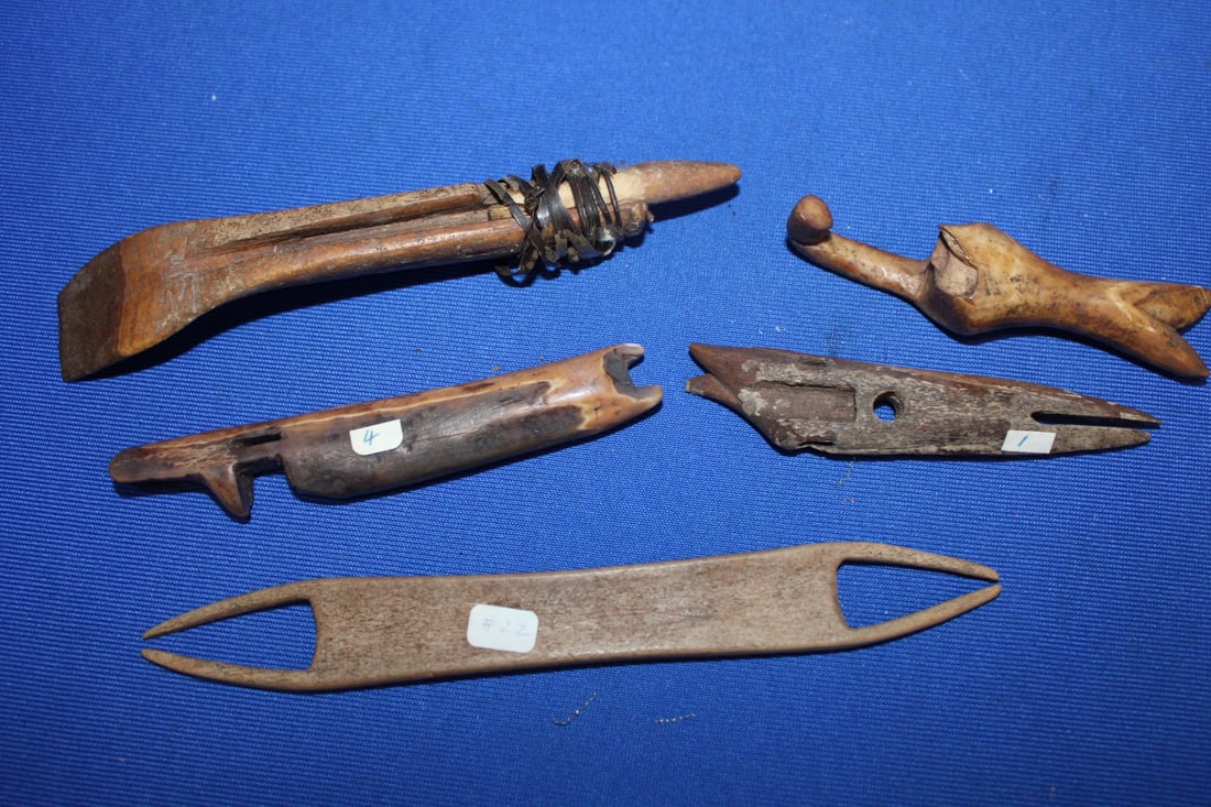5 Rare Miniature Inuit Carvings / Tools: Lot of 5 Rare Miniature Inuit Carvings / Tools - Northwest coast, Alaska / Canada, Inuit / Eskimo - carvings, whale bone, refer to photos for descriptions, deaccessioned from museum. 1) longest 6 1/2"