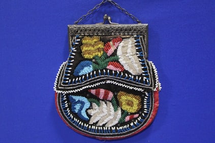 19th C Iroquois Beaded Purse