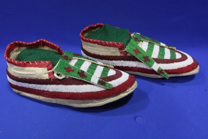 Beaded American Indian Moccasins, Red Crosses