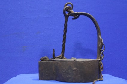 1830-50 Crusie Lamp w/ Unusual Hook Closure