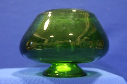 1965 Labino Art Glass Green Footed Vase