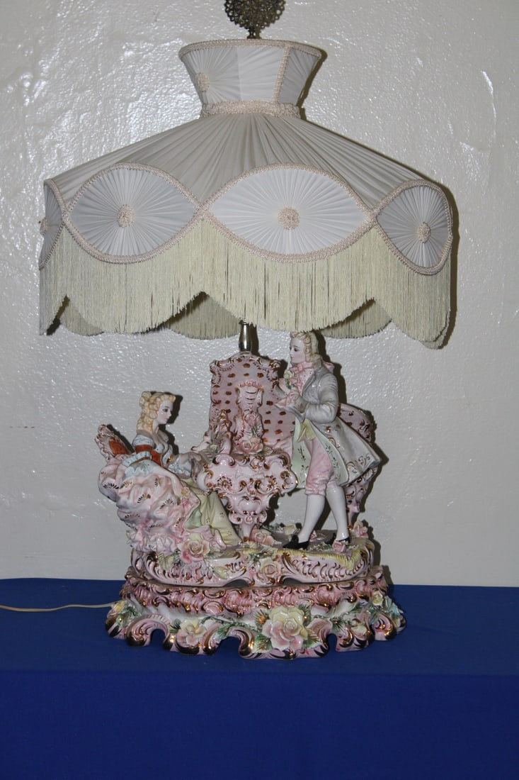 Large Italy Capodimonte Table Lamp w/ Silk Shade (1 of 12)
