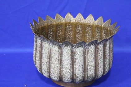 Bronze Scalloped Jardiniere / Pot