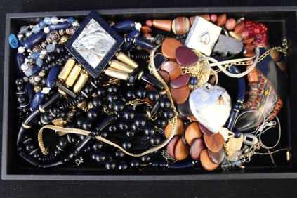 Vintage Jewelry Necklaces  Includes Silvertone Heart