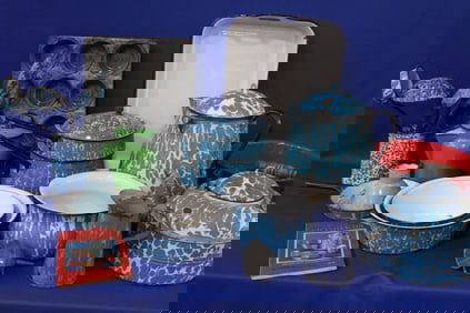 Very Large Collection of Graniteware / Enamelware