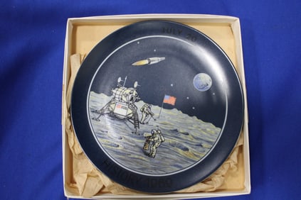 1st Man on the Moon Plate  July 20 1969