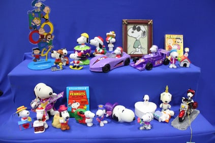 Snoopy & Peanuts Gang 23 Misc Group - See Photos
