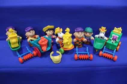 McDonald's Peanuts Gang Happy Meal Toys