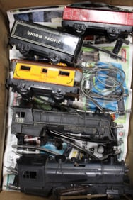 Wind-up Tin Train w/ Tracks