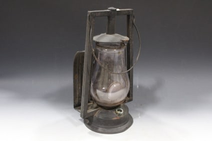 Dietz Lantern with Interior Glass Magnifier