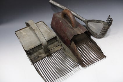 Early Primitive Cranberry Scoops