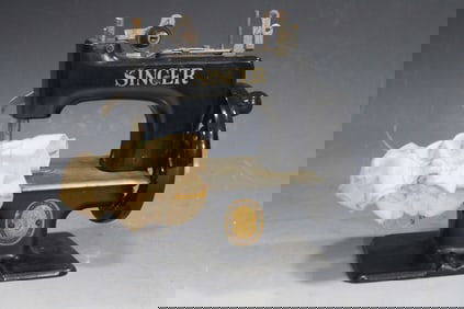 Singer Miniature Sewing Machine Toy