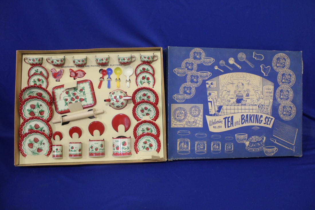 1940-50s Wolverine Tea & Baking Set NOS in Box (1 of 2)