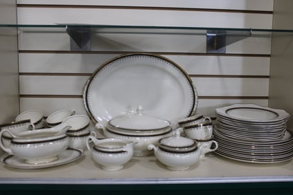 Eggshell Nautilus Dinnerware by Homer Laughlin