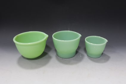 Set of 3 Fire-King Jadeite Mixing Bowls w/ Spouts