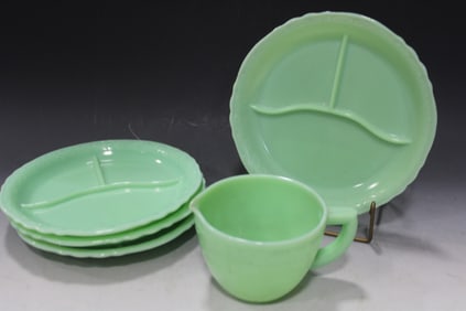 4 McKay Jadeite Sectioned Plates & Measuring Cup