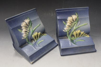 Roseville Fresia Bookends