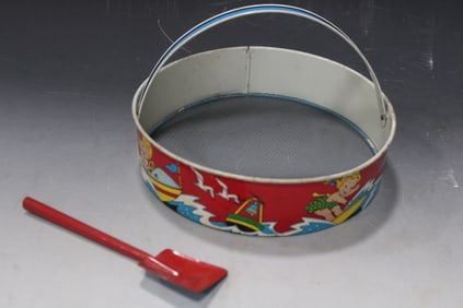 1950s "Water Skiers" Sand Sieve