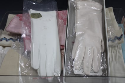 Large Group of Lady's Gloves - Some NOS