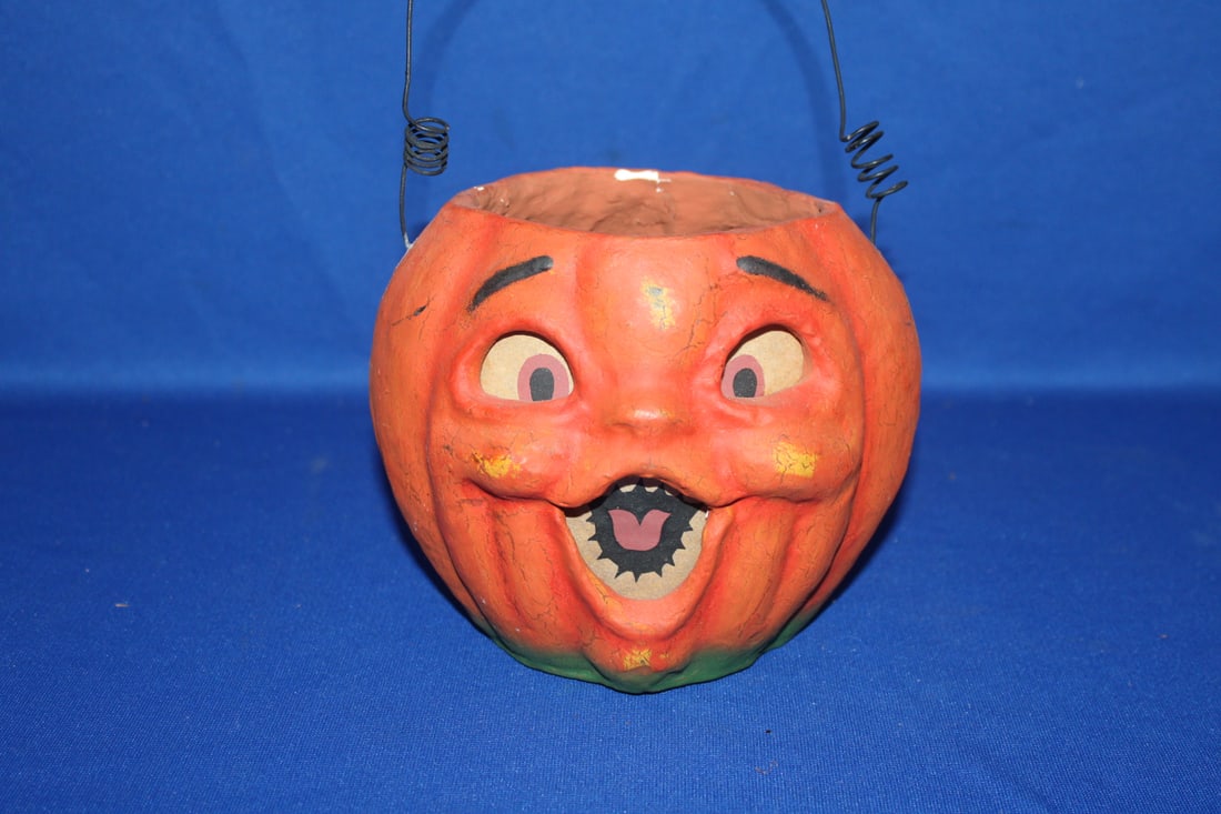 Vintage Surprised Paper Mache Halloween Jack-o-Lantern (1 of 3)
