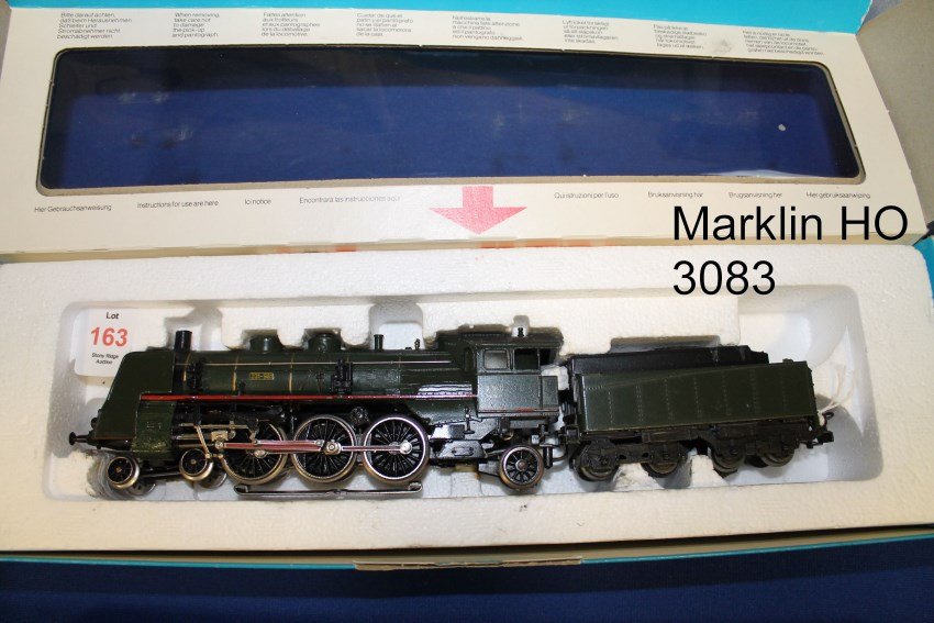 Marklin HO 3083 Locomotive & Tender: In original fitted interior, box with new label affixed over old one