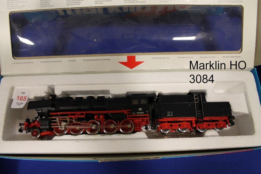 Marklin HO 3084 Locomotive & Tender: In original fitted interior, box with new label affixed over old one