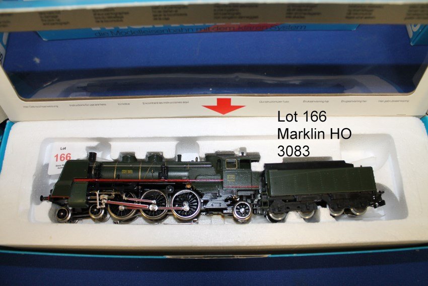 Marklin HO 3083 Locomotive & Tender: In original fitted interior, box with new label affixed over old one
