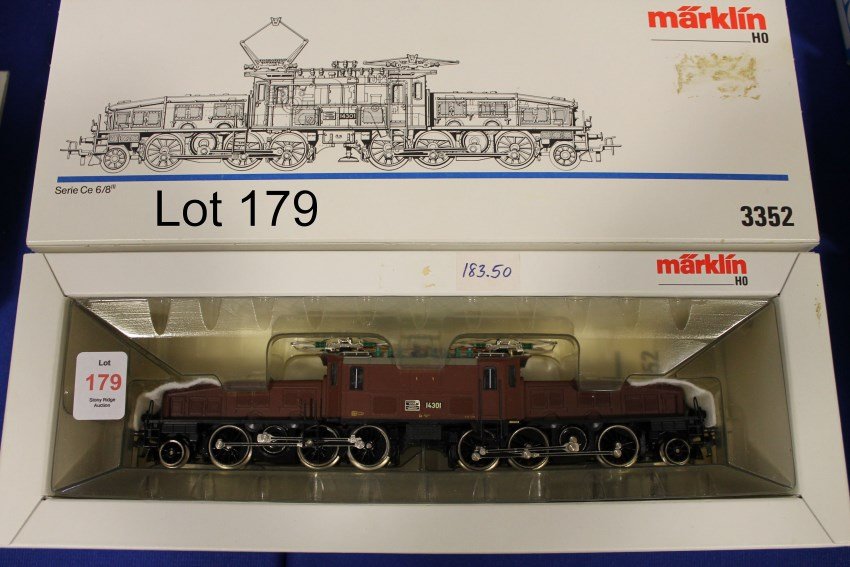 Marklin HO 3352 Locomotive: In original box with sleeve.