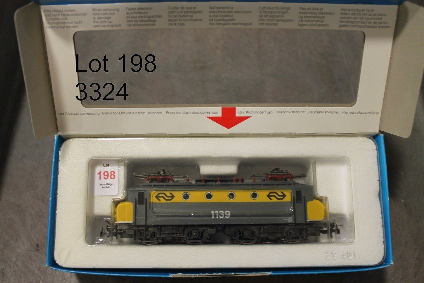 Marklin HO 3324 Locomotive: In original box, in original fitted interior, box with new label affixed over old one.