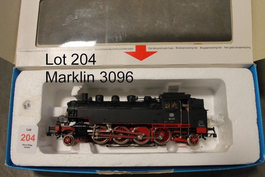 Marklin HO 3096 Locomotive: In original box, questionable fitted interior, original label