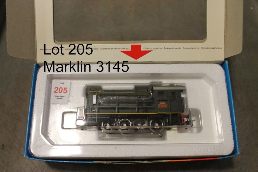 Marklin HO 3145 Locomotive: In original box, in original fitted interior, box with new label affixed over old one.