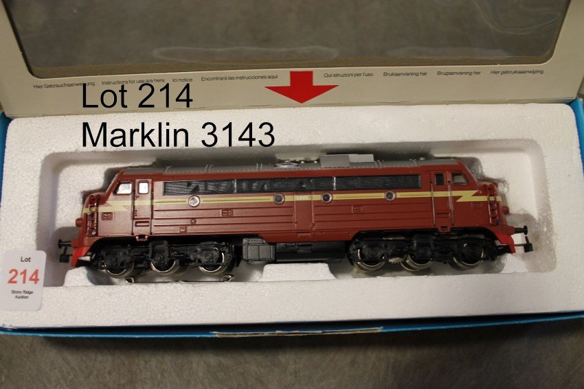 Marklin HO 3143 Locomotive: In original box, in original fitted interior, box with new label affixed over old one.