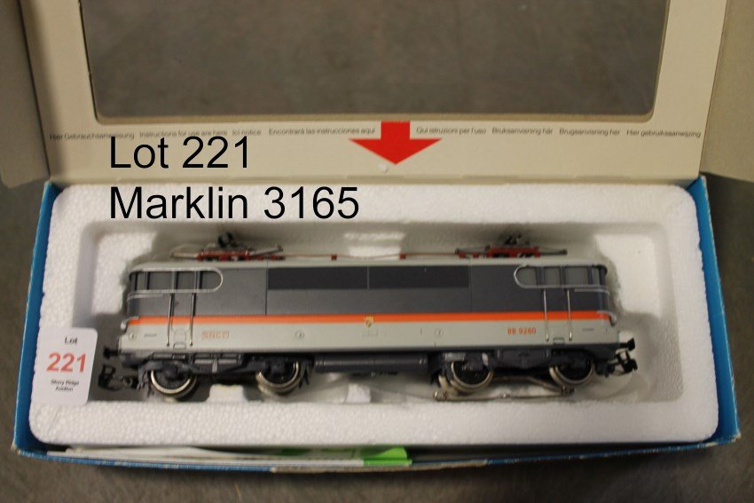 Marklin HO 3165 Locomotive: In original box, in original fitted interior, box with new label affixed over old one.