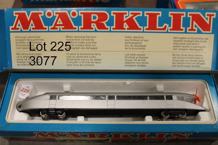 Marklin HO 3077 Locomotive, Zeppelin: In original box - number on label changed in writing to 3077, original fitted interior, box poor..