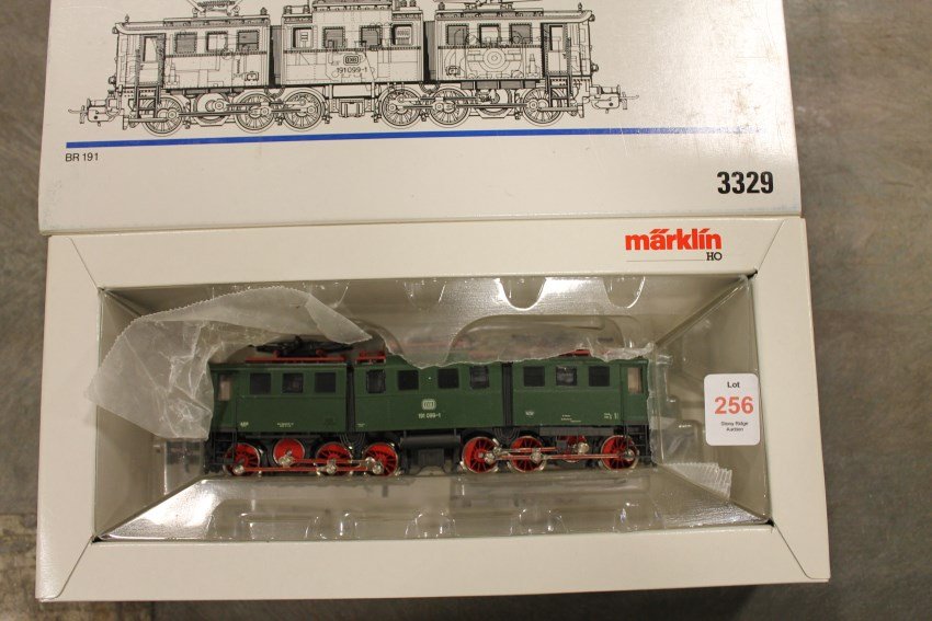 Marklin HO 3329 Locomotive: In original box