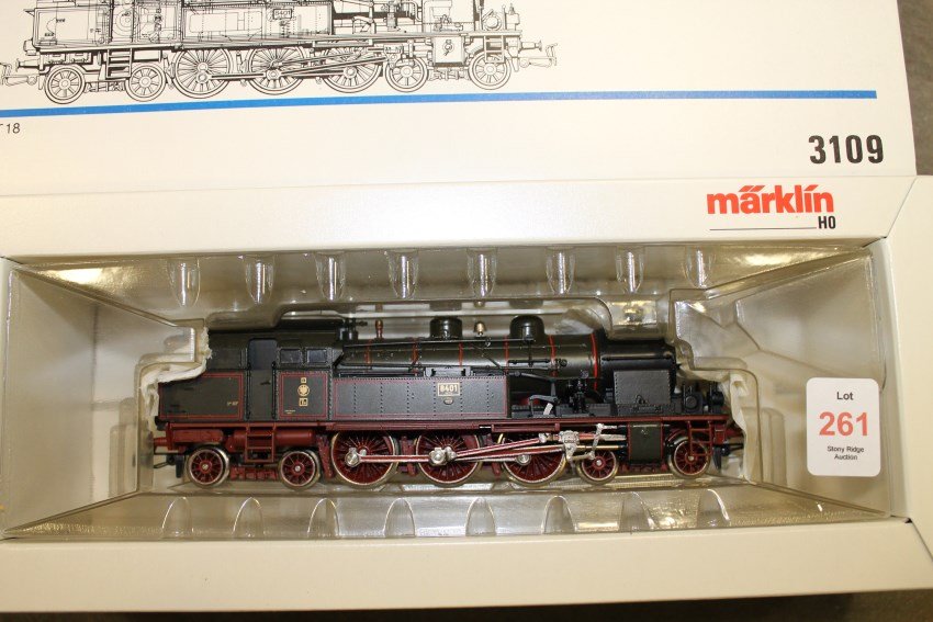 Marklin HO 3109 Locomotive: In original box