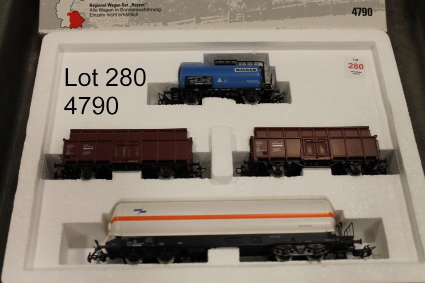 Marklin HO 4790 Train Set, "Bavaria" Regional Car Set: In original box