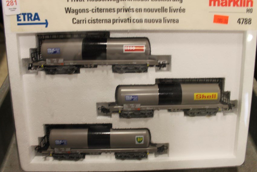 Marklin HO 4788 Train Cars, 3 Oil Tankers, ESSO, Shell,: In original box
